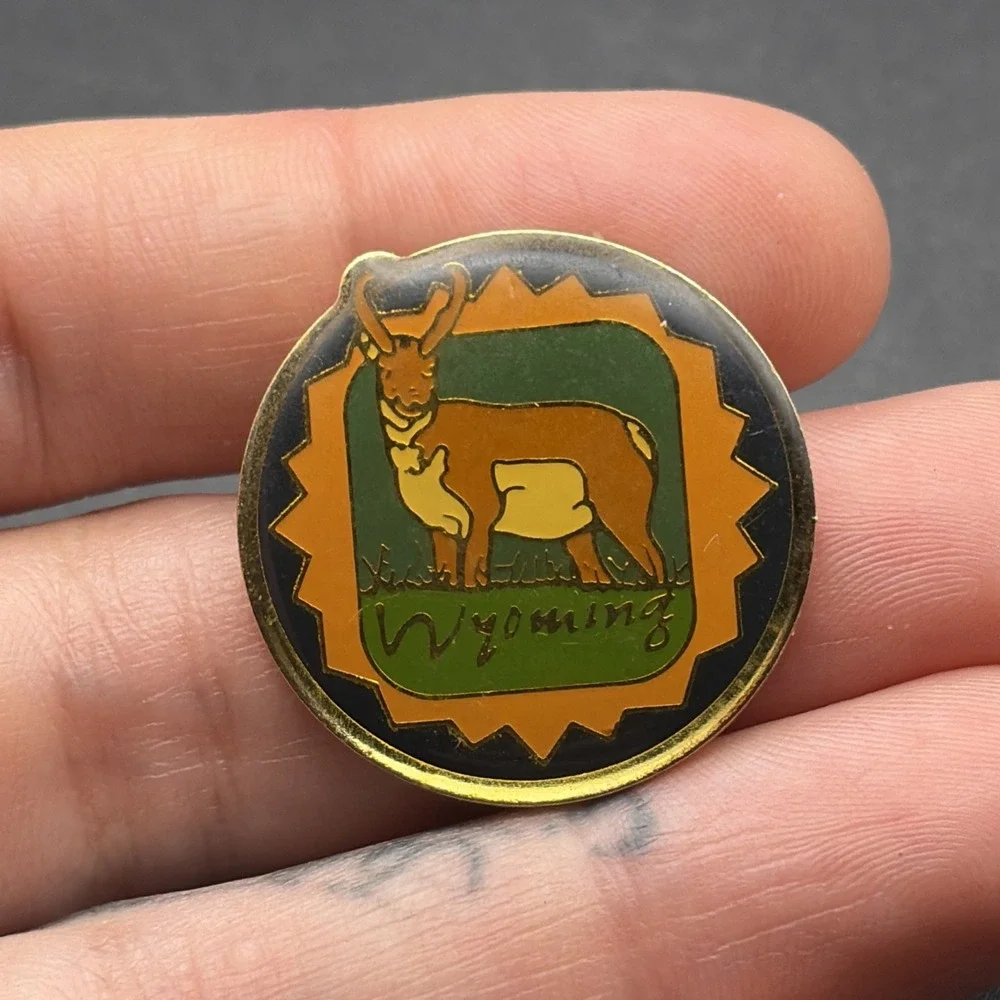 Wyoming American Pronghorn Animal‎ Lapel Hat Pin